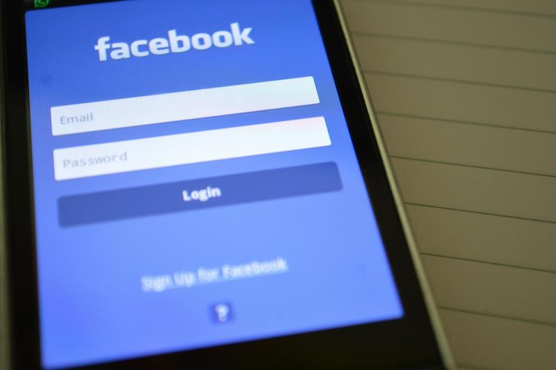 Jak zmienić nazwisko na fb w swoim profilu? Przewodnik krok po kroku!