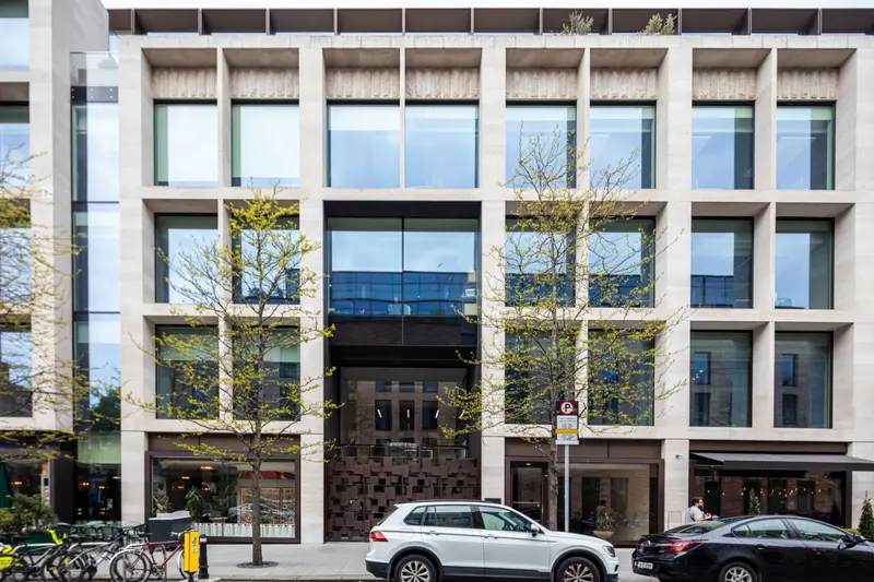 Posuvné dveře jako klíčový bezpečnostní prvek moderních budov